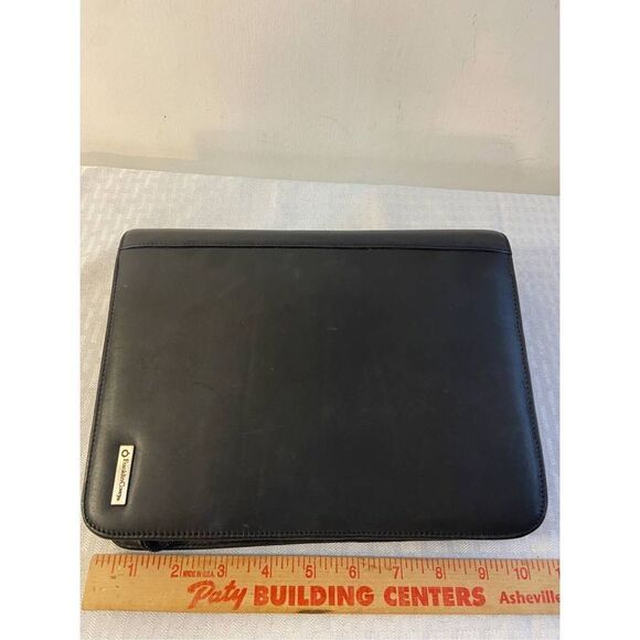 Franklin Covey black leather zipper planner 8x10 defect- scuffs on leather - Picture 2 of 6